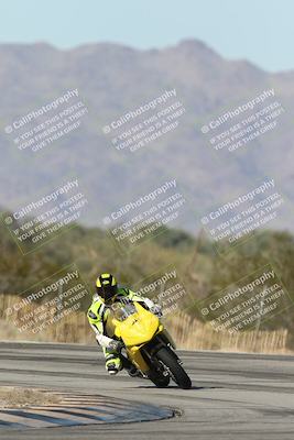 media/Dec-01-2025-Moto Forza (Mon) [[2daa91e15f]]/2-Intermediate Group/Session 3 (Turn 3)/